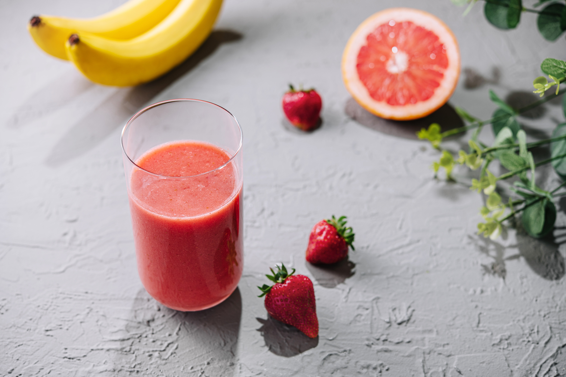 Grapefruit Strawberry Smoothie for Losing Weight