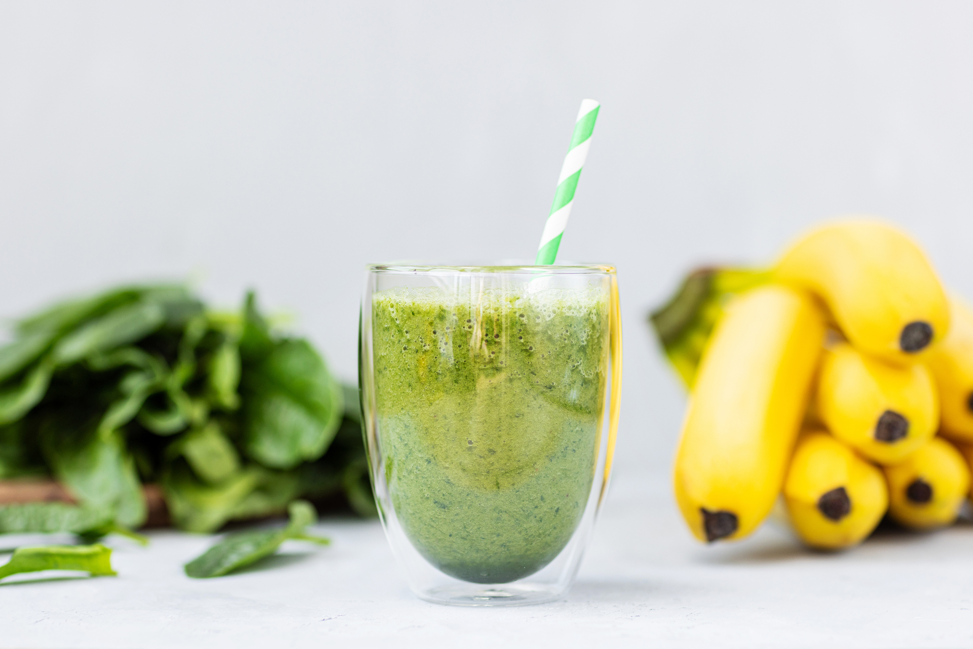 banana spinach coconut water green smoothie for losing weight